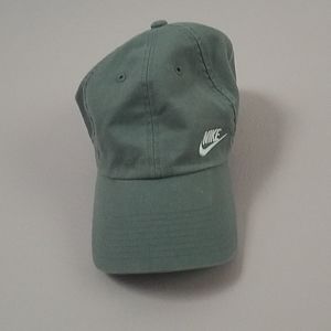 Nike Women Hat